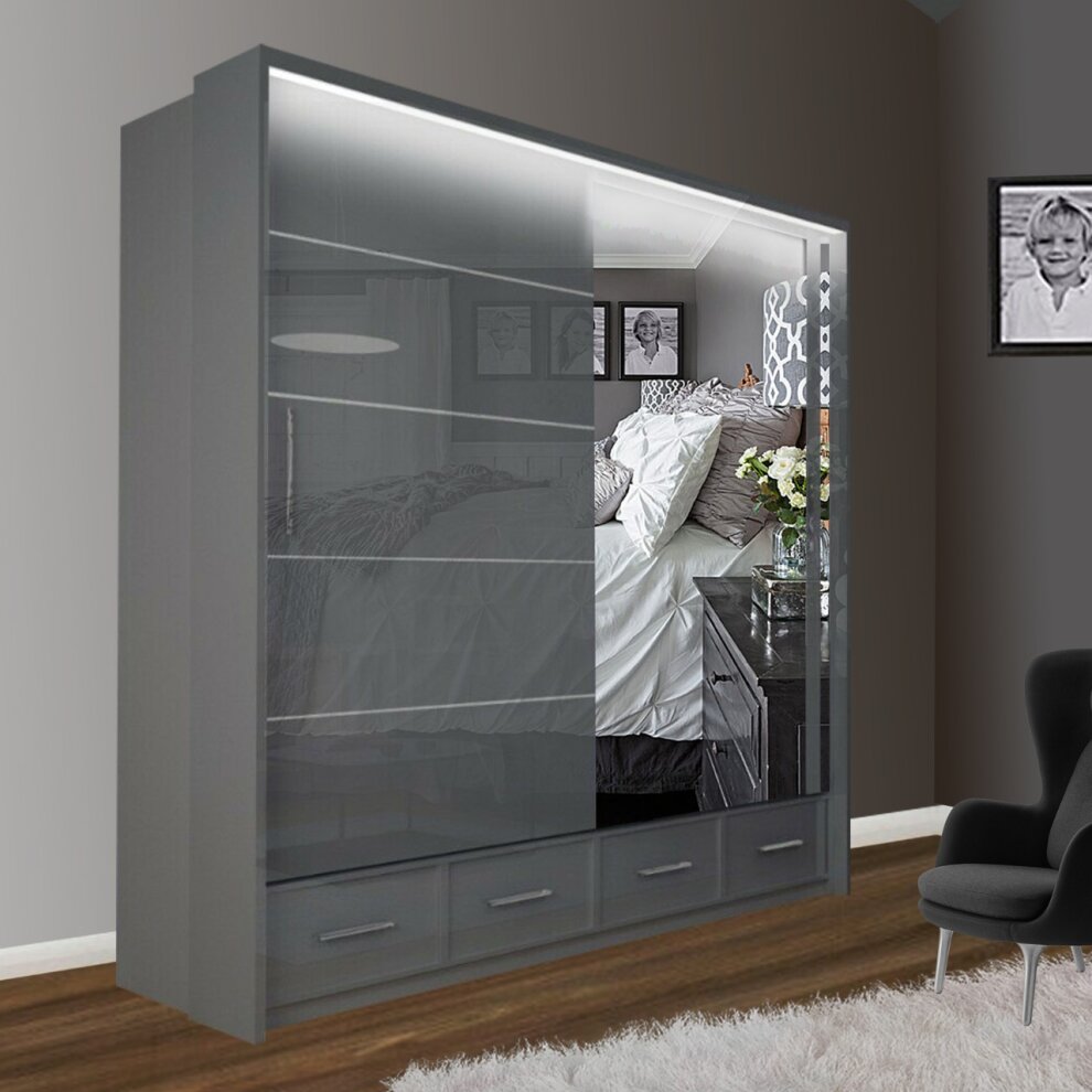 Marsylia Wardrobe