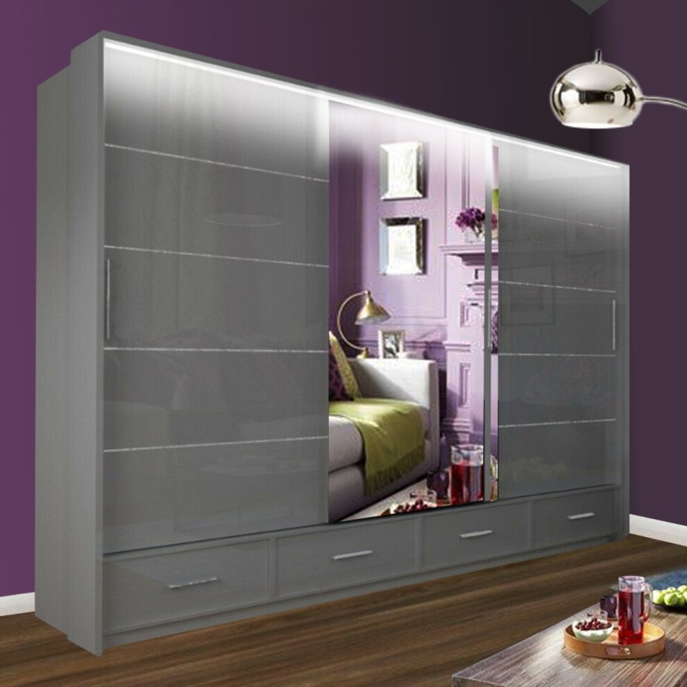 Marsylia Wardrobe